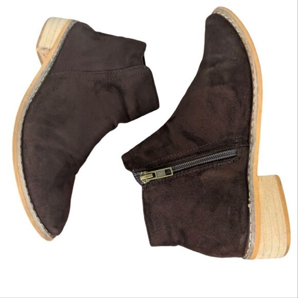 Seven7 faux‎ suede chocolate brown ankle boots size 8 women's - Picture 1 of 8